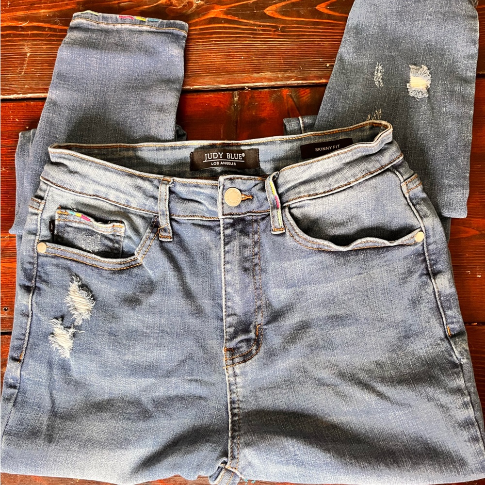 Judy blue skinny jeans - embroidered edging